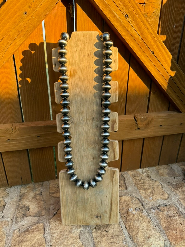 36" 25mm Navajo Pearls