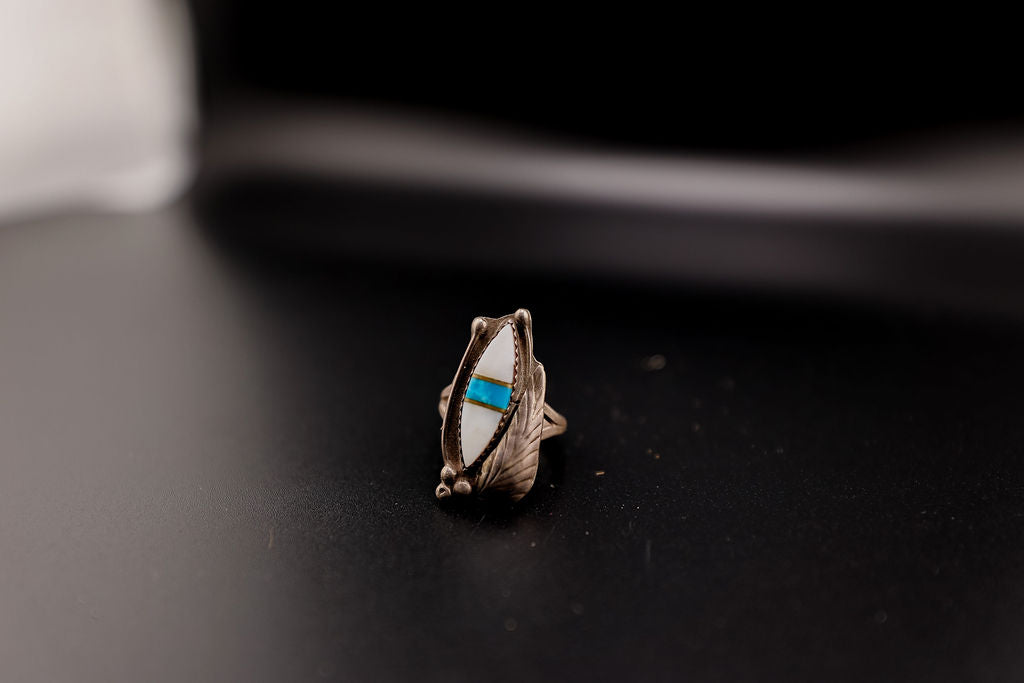 Vintage Mother of Pearl & Turquosie Ring