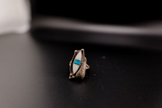 Vintage Mother of Pearl & Turquosie Ring