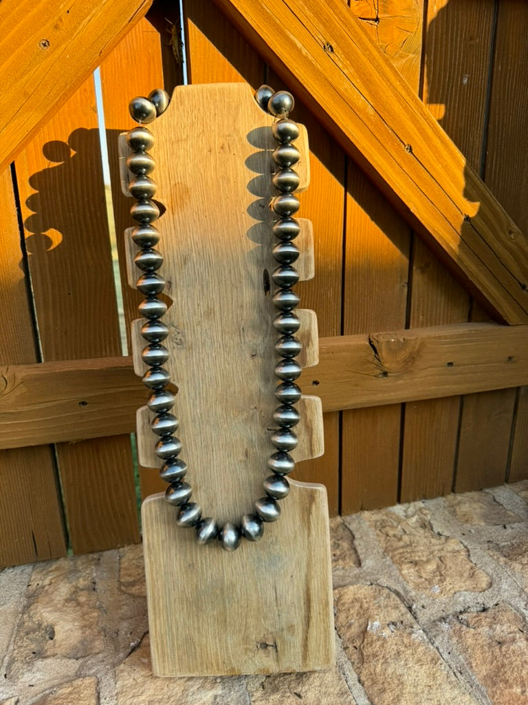 36" 25mm Navajo Pearls